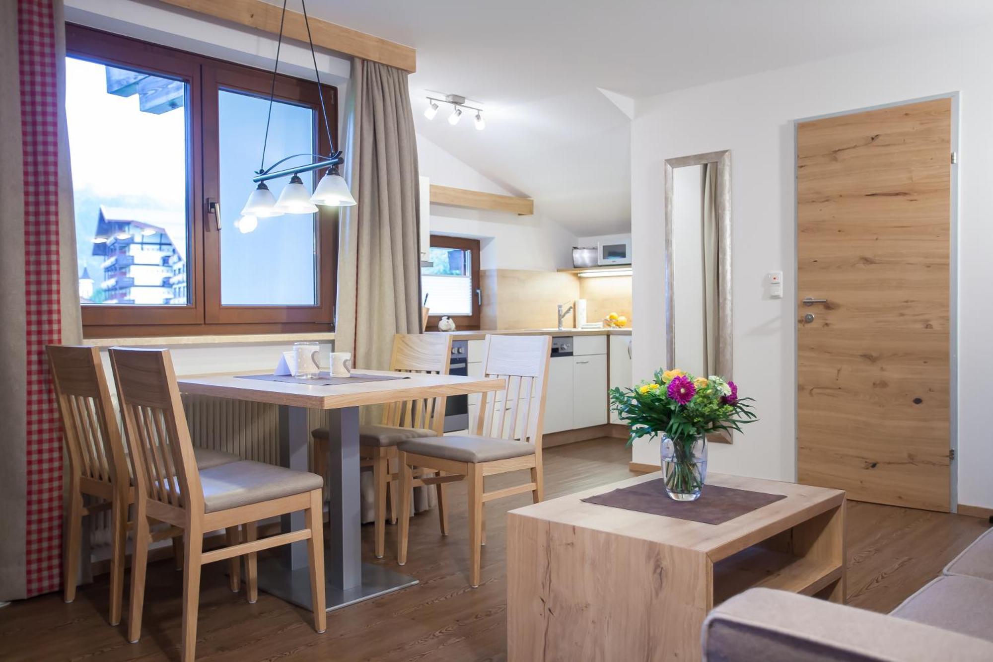 Alpenherz Ferienwohnungen Pertisau Szoba fotó